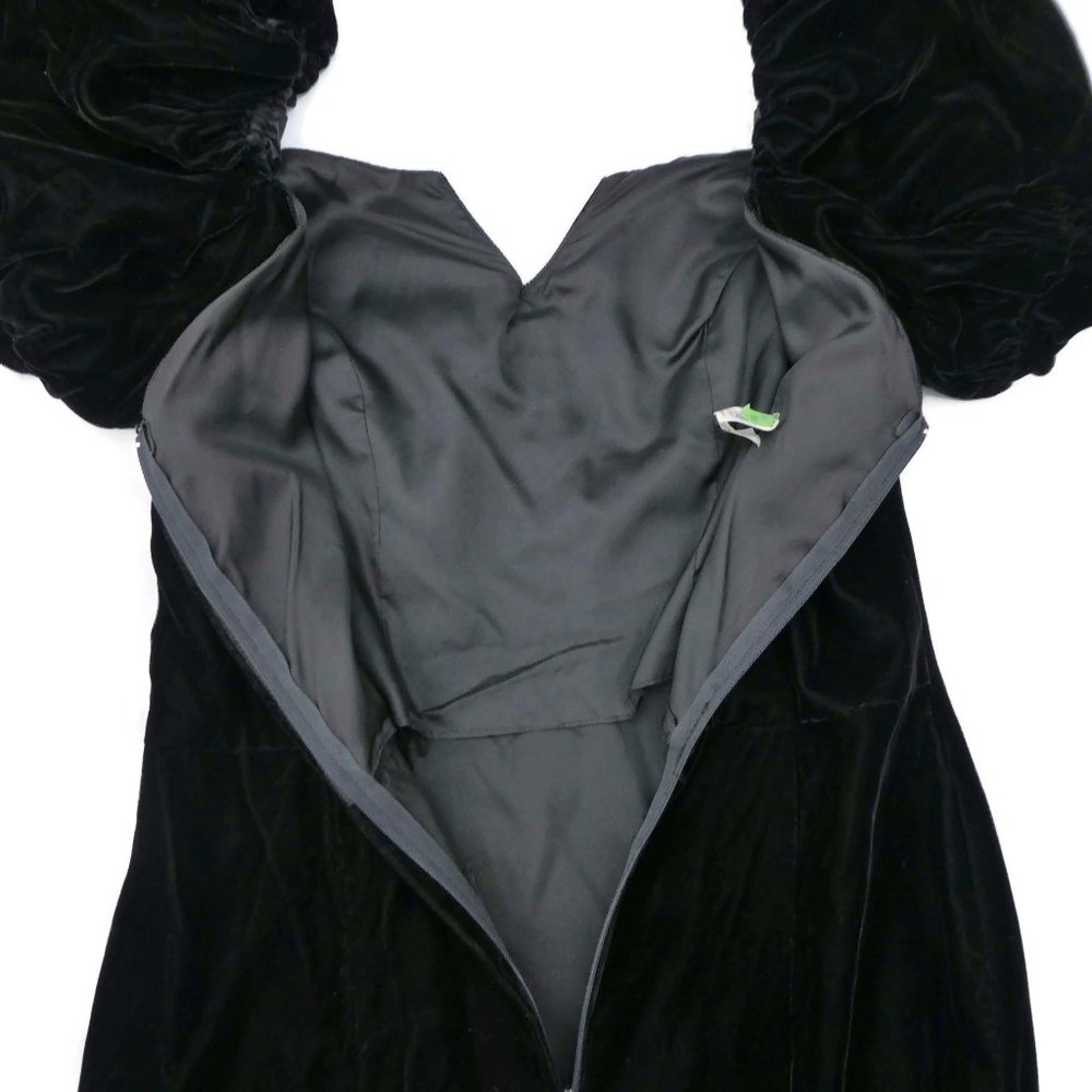 Vintage 70s Velvet Gown Sweetheart Neck Black Puff Sleeve Brooch Union 9 10 USA - Picture 6 of 8